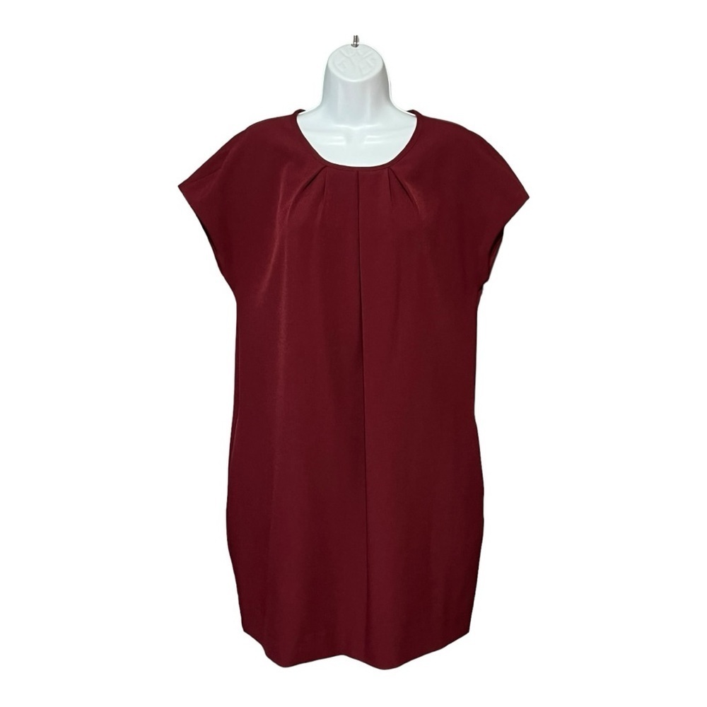 Vince Camuto Burgundy Shift Dress Size 8 Pleated Capped Sleeve Pockets